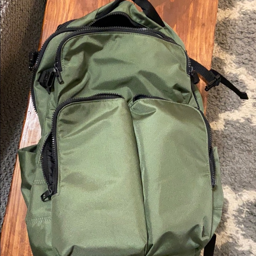 Men’s lululemon backpack